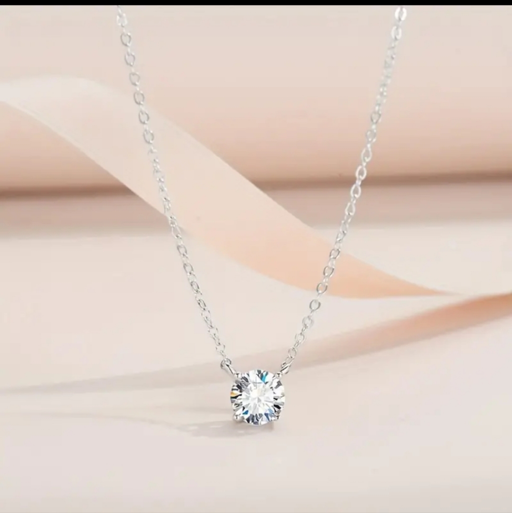 3 Ct Diamond Pendant Necklace.